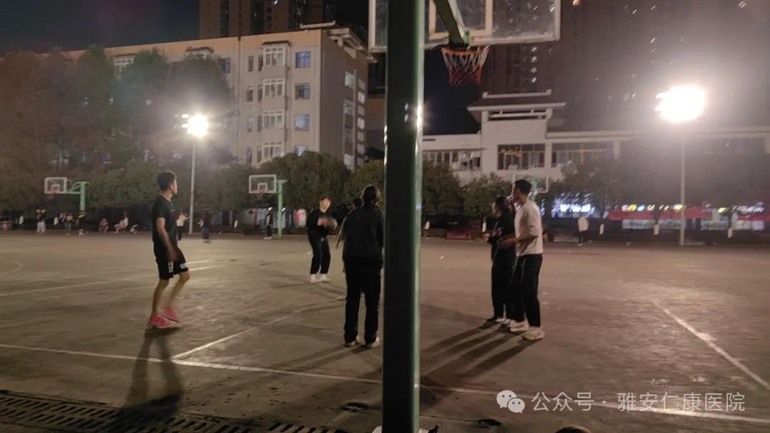 雅安仁康醫(yī)院組建籃球隊(duì)，備戰(zhàn)市衛(wèi)健系統(tǒng)籃球賽